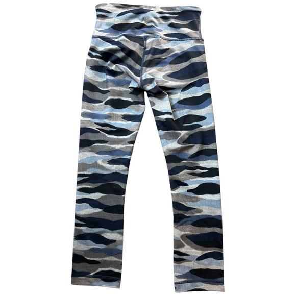 NEW Lululemon Wunder Under Crop III Mini Coast Camo Deep Navy Multi Size 2 - Picture 1 of 11